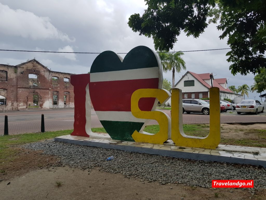 Reisgids Suriname - I love SU sign